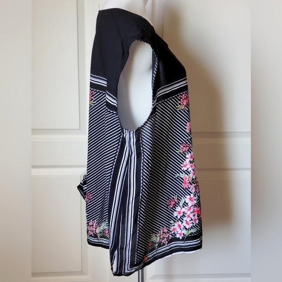 Cocomo Striped Floral Tank Top 1x - Picture 2 of 6